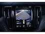 Volvo XC60 2.0 T6 AWD Inscription | 310 PK | Panoramadak | Lederen bekleding | Luchtvering | Trekhaak | Volvo XC60 2.0 T6 AWD Inscription 310 PK met 2.0-liter 4-cilinder benzinemotor, panoramadak, luxe lederen bekleding, elektrisch verstelbare en verwarmde voorstoelen, 12,3" digitaal instrument