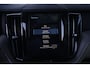 Volvo XC60 2.0 T6 AWD Inscription | 310 PK | Panoramadak | Lederen bekleding | Luchtvering | Trekhaak | Volvo XC60 2.0 T6 AWD Inscription 310 PK met 2.0-liter 4-cilinder benzinemotor, panoramadak, luxe lederen bekleding, elektrisch verstelbare en verwarmde voorstoelen, 12,3" digitaal instrument