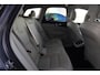 Volvo XC60 2.0 T6 AWD Inscription | 310 PK | Panoramadak | Lederen bekleding | Luchtvering | Trekhaak | Volvo XC60 2.0 T6 AWD Inscription 310 PK met 2.0-liter 4-cilinder benzinemotor, panoramadak, luxe lederen bekleding, elektrisch verstelbare en verwarmde voorstoelen, 12,3" digitaal instrument