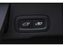 Volvo XC60 2.0 T6 AWD Inscription | 310 PK | Panoramadak | Lederen bekleding | Luchtvering | Trekhaak | Volvo XC60 2.0 T6 AWD Inscription 310 PK met 2.0-liter 4-cilinder benzinemotor, panoramadak, luxe lederen bekleding, elektrisch verstelbare en verwarmde voorstoelen, 12,3" digitaal instrument