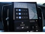 Volvo XC90 T8 Automaat Plug-in hybrid AWD Ultra Dark | Semi elektrische trekhaak | Panoramadak | Premium Audio by Bowers en Wilkins | Luchtvering | Vewarmbare voorstoelen met massagefunctie en ventilatie | Verwarmbare achterbank met geïntregeerde kinderzitjes | Gelaagde Zijruiten