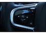 Volvo XC90 T8 Automaat Plug-in hybrid AWD Ultra Dark | Semi elektrische trekhaak | Panoramadak | Premium Audio by Bowers en Wilkins | Luchtvering | Vewarmbare voorstoelen met massagefunctie en ventilatie | Verwarmbare achterbank met geïntregeerde kinderzitjes | Gelaagde Zijruiten