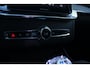 Volvo XC90 T8 Automaat Plug-in hybrid AWD Ultra Dark | Semi elektrische trekhaak | Panoramadak | Premium Audio by Bowers en Wilkins | Luchtvering | Vewarmbare voorstoelen met massagefunctie en ventilatie | Verwarmbare achterbank met geïntregeerde kinderzitjes | Gelaagde Zijruiten