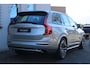 Volvo XC90 T8 Automaat Plug-in hybrid AWD Ultra Dark | Semi elektrische trekhaak | Panoramadak | Premium Audio by Bowers en Wilkins | Luchtvering | Vewarmbare voorstoelen met massagefunctie en ventilatie | Verwarmbare achterbank met geïntregeerde kinderzitjes | Gelaagde Zijruiten