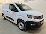 Peugeot e-Partner Premium Long 50 kWh / 100% elektrisch !! / SOH 95% / CCS Snelladen / Airco / Cruise Control / Camera / CarPlay / Navigatie / 3-Zits / 4.900 KM !!
