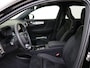 Volvo XC40 B4 Plus Dark | Panoramadak | Trekhaak | Harman/Kardon |