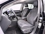 Volkswagen Golf 1.5 eHybrid Style Edition | Panodak | Zwenkbare trekhaak | Elek. Stoel | Camera | ACC |