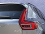 Volvo XC40 2.0 B4 Plus Dark | Trekhaak | Harman Kardon Audio | Achteruitrijcamera | Parkeersensoren | Keyless Entry | Elektrische Achterklep | Elektrisch Verstelbare Voorstoelen | Stoelverwarming | Google Navigatie | Apple Carplay | Android Auto | Lichtmetalen Velgen 18 inch