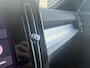 Volvo XC40 2.0 B4 Plus Dark | Trekhaak | Harman Kardon Audio | Achteruitrijcamera | Parkeersensoren | Keyless Entry | Elektrische Achterklep | Elektrisch Verstelbare Voorstoelen | Stoelverwarming | Google Navigatie | Apple Carplay | Android Auto | Lichtmetalen Velgen 18 inch