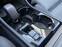Volvo XC40 2.0 B4 Plus Dark | Trekhaak | Harman Kardon Audio | Achteruitrijcamera | Parkeersensoren | Keyless Entry | Elektrische Achterklep | Elektrisch Verstelbare Voorstoelen | Stoelverwarming | Google Navigatie | Apple Carplay | Android Auto | Lichtmetalen Velgen 18 inch