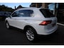 Volkswagen Tiguan 2.0 TSI 4Motion Highline Business R CAMERA STUUR+STOELVERWARMING CARPLAY TREKHAAK-ELEC. ACC CLIMA 18"LMV