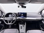 Volkswagen Golf 1.5 eTSI Life Edition | ACC | Camera | Carplay | Stoel Verwarming |