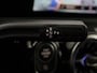 Mercedes-Benz A-klasse 200 Business Solution AMG | Trekhaak | Pano. Dak | Camera | Stoelverwarming | Sfeerverlichting | Apple Carplay |