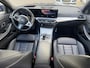BMW 3-Serie 320e M-Sport HEAD-UP | SFEER VERLICHTING | HARMAN/KARDON | DODEHOEK DETECTIE | CAMERA | LEDER | STOEL KOELING | KEYLESS ENTRY/GO | NAVIGATIE | LASER KOPLAMPEN | STOEL/STUUR VERWARMING |