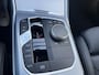 BMW 3-Serie 320e M-Sport HEAD-UP | SFEER VERLICHTING | HARMAN/KARDON | DODEHOEK DETECTIE | CAMERA | LEDER | STOEL KOELING | KEYLESS ENTRY/GO | NAVIGATIE | LASER KOPLAMPEN | STOEL/STUUR VERWARMING |