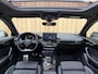 Audi A4 Avant 35 TFSI S edition Automaat | Achteruitrijcamera | Apple CarPlay/Android Auto | Cruise & climate control | Elektrisch glazen panorama-dak | Getint glas | Parkeersensoren voor en achter | Sportstuur | Zwart optiek pakket