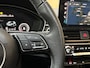 Audi A4 Avant 35 TFSI S edition Automaat | Achteruitrijcamera | Apple CarPlay/Android Auto | Cruise & climate control | Elektrisch glazen panorama-dak | Getint glas | Parkeersensoren voor en achter | Sportstuur | Zwart optiek pakket