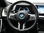 BMW iX1 xDrive30 M Sport 313pk Dealer O.H. | Trekhaak Af Fabriek | Panodak | 360 Camera | Head Up | Lederen Sportstoelen Memory & Verwarmd | Stuur Verwarmd | Keyless | Sfeerverlichting | Apple Carplay | Navigatie | DAB | 20"L.M
