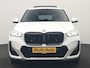 BMW iX1 xDrive30 M Sport 313pk Dealer O.H. | Trekhaak Af Fabriek | Panodak | 360 Camera | Head Up | Lederen Sportstoelen Memory & Verwarmd | Stuur Verwarmd | Keyless | Sfeerverlichting | Apple Carplay | Navigatie | DAB | 20"L.M