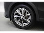 Peugeot e-2008 E-Tense So Chic 50 kWh - Carplay, Camera, Cruise, Leer, Headup Display, SOH 93%