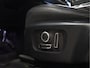 Land Rover Range Rover Evoque 1.5 P300e AWD R-Dynamic SE [SCHUIFKANTELDAK, APPLE CARPLAY, ANDROID, CRUISE CONTROL, STOELVERWARMING, MERIDIAN SOUNDSYSTEM, CAMERA, ELEKTRISCHE ACHTERKLEP, NAVIGATIE, NIEUWSTAAT]