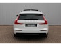 Volvo V60 T6 Automaat Plug-in hybrid AWD Plus Dark | DEMO DEAL| Panorama dak| Bowers & Wilkins Premium Audio| Verwarmde en Geventileerde voorstoelen| Stuurwielverwarming | Stoelmassage | Head-up Display | 360 camera | Trekhaak | 20" zwarte velgen | Styling kit | Zwarte logo's |