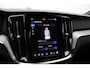 Volvo V60 T6 Automaat Plug-in hybrid AWD Plus Dark | DEMO DEAL| Panorama dak| Bowers & Wilkins Premium Audio| Verwarmde en Geventileerde voorstoelen| Stuurwielverwarming | Stoelmassage | Head-up Display | 360 camera | Trekhaak | 20" zwarte velgen | Styling kit | Zwarte logo's |