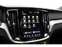 Volvo V60 T6 Automaat Plug-in hybrid AWD Plus Dark | DEMO DEAL| Panorama dak| Bowers & Wilkins Premium Audio| Verwarmde en Geventileerde voorstoelen| Stuurwielverwarming | Stoelmassage | Head-up Display | 360 camera | Trekhaak | 20" zwarte velgen | Styling kit | Zwarte logo's |