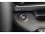 Jeep Avenger Summit 54 kWh | Tot 8 Jaar Garantie | Warmtepomp | Navigatie | Stoelverwarming | Verwarmd Voorraam | Apple Carplay & Android Auto |