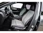 Volvo XC40 2.0 B4 Plus Dark | Trekhaak | Lichtmetalen Velgen 19 inch | Harman Kardon Audio | Achteruitrijcamera | Parkeersensoren | Keyless Entry | Elektrische Achterklep | Elektrisch Verstelbare Voorstoelen | Stoelverwarming | Google Navigatie | Apple Carplay | Android Auto