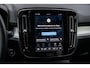 Volvo XC40 2.0 B4 Plus Dark | Trekhaak | Lichtmetalen Velgen 19 inch | Harman Kardon Audio | Achteruitrijcamera | Parkeersensoren | Keyless Entry | Elektrische Achterklep | Elektrisch Verstelbare Voorstoelen | Stoelverwarming | Google Navigatie | Apple Carplay | Android Auto