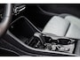 Volvo XC40 2.0 B4 Plus Dark | Trekhaak | Lichtmetalen Velgen 19 inch | Harman Kardon Audio | Achteruitrijcamera | Parkeersensoren | Keyless Entry | Elektrische Achterklep | Elektrisch Verstelbare Voorstoelen | Stoelverwarming | Google Navigatie | Apple Carplay | Android Auto