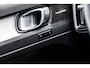 Volvo XC40 2.0 B4 Plus Dark | Trekhaak | Lichtmetalen Velgen 19 inch | Harman Kardon Audio | Achteruitrijcamera | Parkeersensoren | Keyless Entry | Elektrische Achterklep | Elektrisch Verstelbare Voorstoelen | Stoelverwarming | Google Navigatie | Apple Carplay | Android Auto