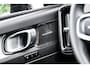 Volvo XC40 2.0 B4 Plus Dark | Trekhaak | Lichtmetalen Velgen 19 inch | Harman Kardon Audio | Achteruitrijcamera | Parkeersensoren | Keyless Entry | Elektrische Achterklep | Elektrisch Verstelbare Voorstoelen | Stoelverwarming | Google Navigatie | Apple Carplay | Android Auto