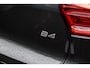 Volvo XC40 2.0 B4 Plus Dark | Trekhaak | Lichtmetalen Velgen 19 inch | Harman Kardon Audio | Achteruitrijcamera | Parkeersensoren | Keyless Entry | Elektrische Achterklep | Elektrisch Verstelbare Voorstoelen | Stoelverwarming | Google Navigatie | Apple Carplay | Android Auto