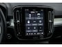 Volvo XC40 2.0 B4 Plus Dark | Trekhaak | Lichtmetalen Velgen 19 inch | Harman Kardon Audio | Achteruitrijcamera | Parkeersensoren | Keyless Entry | Elektrische Achterklep | Elektrisch Verstelbare Voorstoelen | Stoelverwarming | Google Navigatie | Apple Carplay | Android Auto
