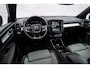 Volvo XC40 2.0 B4 Plus Dark | Trekhaak | Lichtmetalen Velgen 19 inch | Harman Kardon Audio | Achteruitrijcamera | Parkeersensoren | Keyless Entry | Elektrische Achterklep | Elektrisch Verstelbare Voorstoelen | Stoelverwarming | Google Navigatie | Apple Carplay | Android Auto