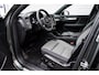 Volvo XC40 2.0 B4 Plus Dark | Trekhaak | Lichtmetalen Velgen 19 inch | Harman Kardon Audio | Achteruitrijcamera | Parkeersensoren | Keyless Entry | Elektrische Achterklep | Elektrisch Verstelbare Voorstoelen | Stoelverwarming | Google Navigatie | Apple Carplay | Android Auto