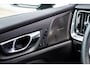 Volvo V60 2.0 T8 Plug-in Hybrid AWD Plus Dark | PHEV Long Range | Trekhaak | Sportstoelen | Panoramadak | Harman Kardon Audio | Head-up Display | 360 Graden Camera | Stoelverwarming voor en achter | Keyless Entry | Elektrische Achterklep | Elektrisch Verstelbare Voorstoelen | Cruise Control Adaptief | BLIS | Google Navigatie | Apple Carplay | Android Auto