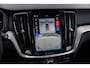 Volvo V60 2.0 T8 Plug-in Hybrid AWD Plus Dark | PHEV Long Range | Trekhaak | Sportstoelen | Panoramadak | Harman Kardon Audio | Head-up Display | 360 Graden Camera | Stoelverwarming voor en achter | Keyless Entry | Elektrische Achterklep | Elektrisch Verstelbare Voorstoelen | Cruise Control Adaptief | BLIS | Google Navigatie | Apple Carplay | Android Auto