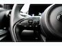 Toyota Yaris Cross 1.5 Hybrid 130 Team D Dealer Onderh. / Camera / Smartphone integratie / Stoel- en stuur verwarming / Keyless Entry / LED