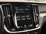 Volvo V60 2.0 T5 Automaat Momentum | Lederen bekleding | Sensus full map navigatie | Stoelverwarming | Volvo On Call met app | Getint glas achter | 18 inch lichtmetalen velgen met all-season banden | Apple CarPlay/Android Auto | Exterieur Styling Kit met dubbele uitlaat