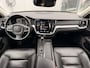 Volvo V60 2.0 T5 Automaat Momentum | Lederen bekleding | Sensus full map navigatie | Stoelverwarming | Volvo On Call met app | Getint glas achter | 18 inch lichtmetalen velgen met all-season banden | Apple CarPlay/Android Auto | Exterieur Styling Kit met dubbele uitlaat