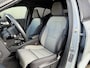 Volvo XC40 2.0 B4 Plus Dark / Trekhaak / All-Season / Stuur- Stoelverwarming / Harman Kardon / Parkeersensoren 360 / Elek. Stoelen / Geheugen stoel / Blis / 19'' /