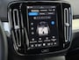 Volvo XC40 2.0 B4 Plus Dark / Trekhaak / All-Season / Stuur- Stoelverwarming / Harman Kardon / Parkeersensoren 360 / Elek. Stoelen / Geheugen stoel / Blis / 19'' /