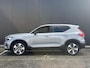 Volvo XC40 2.0 B4 Plus Dark / Trekhaak / All-Season / Stuur- Stoelverwarming / Harman Kardon / Parkeersensoren 360 / Elek. Stoelen / Geheugen stoel / Blis / 19'' /