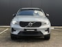 Volvo XC40 2.0 B4 Plus Dark / Trekhaak / All-Season / Stuur- Stoelverwarming / Harman Kardon / Parkeersensoren 360 / Elek. Stoelen / Geheugen stoel / Blis / 19'' /