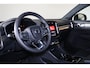 Volvo EC40 Single Motor Extended Range Plus Europa 82 kWh - IntelliSafe Assist & Surround - Harman Kardon audio - Verwarmde voorstoelen, stuur & achterbank - Elektr. bedienb. voorstoelen met geheugen links - Parkeercamera achter - Parkeersensoren voor & achter - Draadloze tel. lader - Warmtepomp - Contrasterend zwart dak - Getint glas v.a. B-stijl - 20' LMV