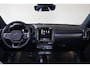 Volvo EC40 Single Motor Extended Range Plus Europa 82 kWh - IntelliSafe Assist & Surround - Harman Kardon audio - Verwarmde voorstoelen, stuur & achterbank - Elektr. bedienb. voorstoelen met geheugen links - Parkeercamera achter - Parkeersensoren voor & achter - Draadloze tel. lader - Warmtepomp - Contrasterend zwart dak - Getint glas v.a. B-stijl - 20' LMV