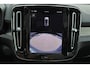 Volvo EC40 Single Motor Extended Range Plus Europa 82 kWh - IntelliSafe Assist & Surround - Harman Kardon audio - Verwarmde voorstoelen, stuur & achterbank - Elektr. bedienb. voorstoelen met geheugen links - Parkeercamera achter - Parkeersensoren voor & achter - Draadloze tel. lader - Warmtepomp - Contrasterend zwart dak - Getint glas v.a. B-stijl - 20' LMV